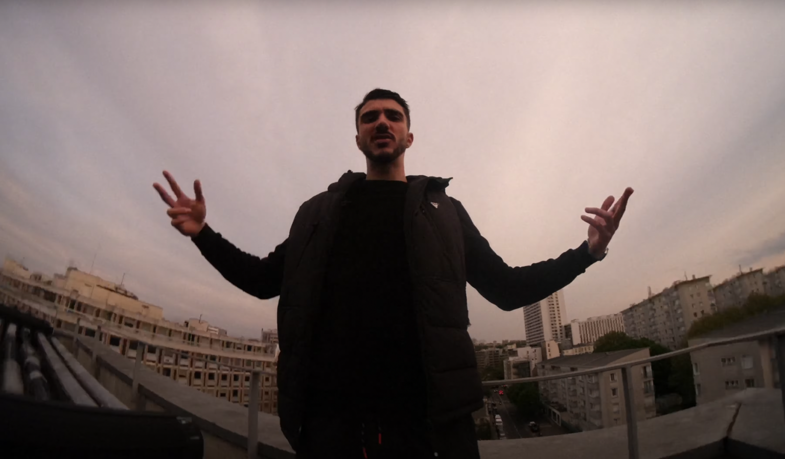 Photo de Berré est redoutable dans son nouveau clip « ATM »