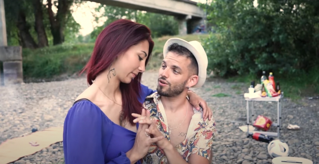 Photo de Jonatán Jiménez embrase les cœurs avec « Amor Latino x Bulería »