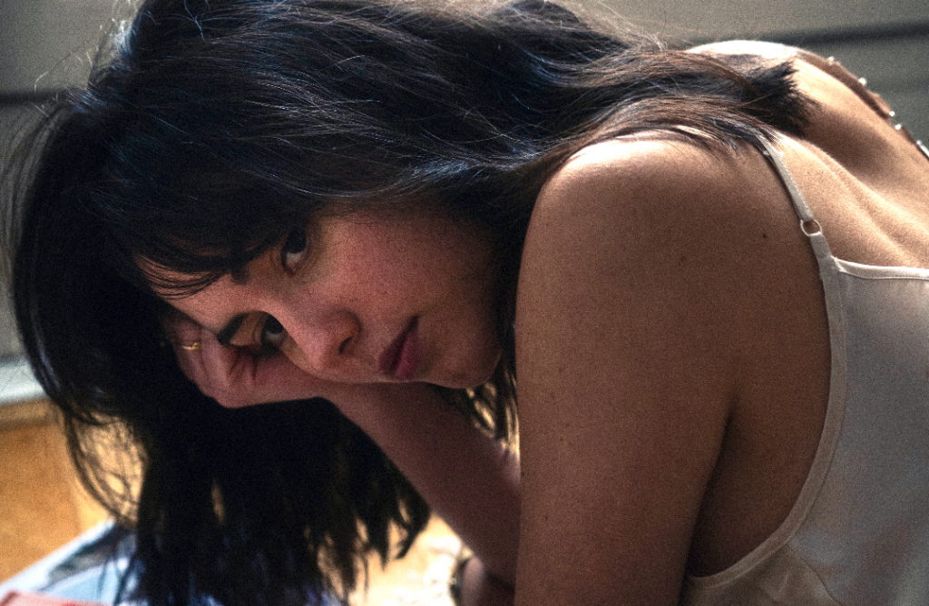 Photo de Malya explore la mélancolie du temps qui passe dans « 7300 Jours »