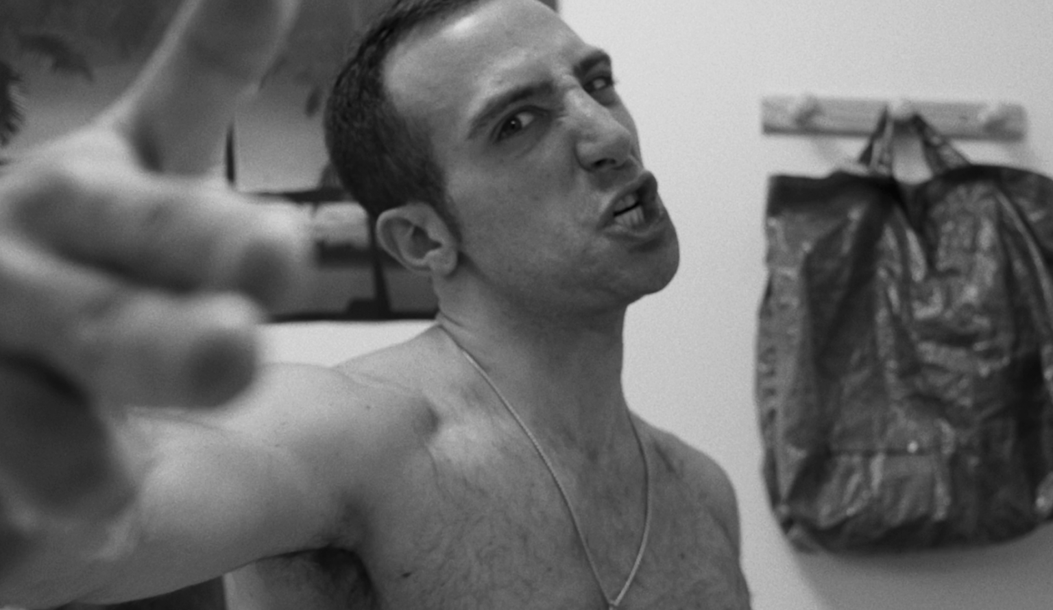 Photo de Fré dévoile sa vérité crue dans son nouveau clip « La Haine »