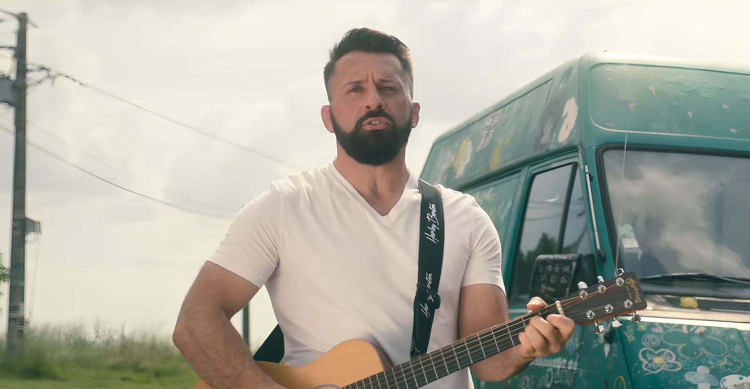 Photo de Christian Hilo: « J'apprends à Vivre » - L'école de la vie en musique.