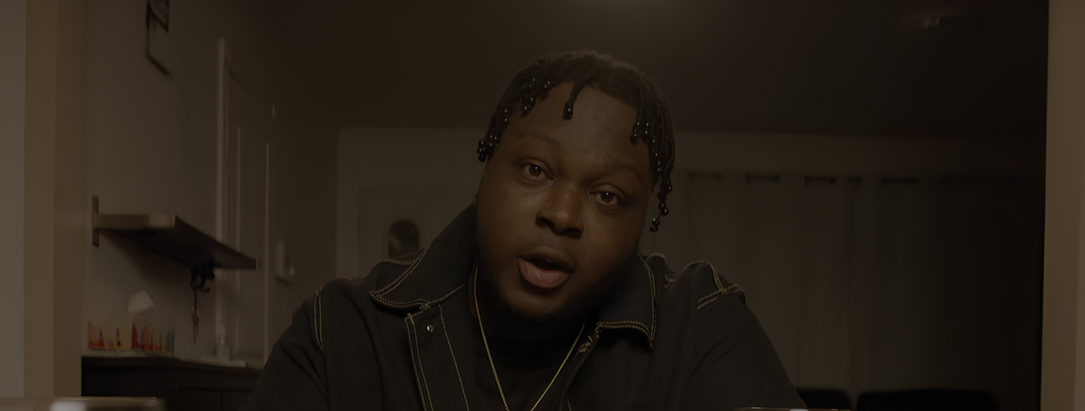 Photo de Faites vos jeux avec « Parier » : Young Seb mise sur le succès.