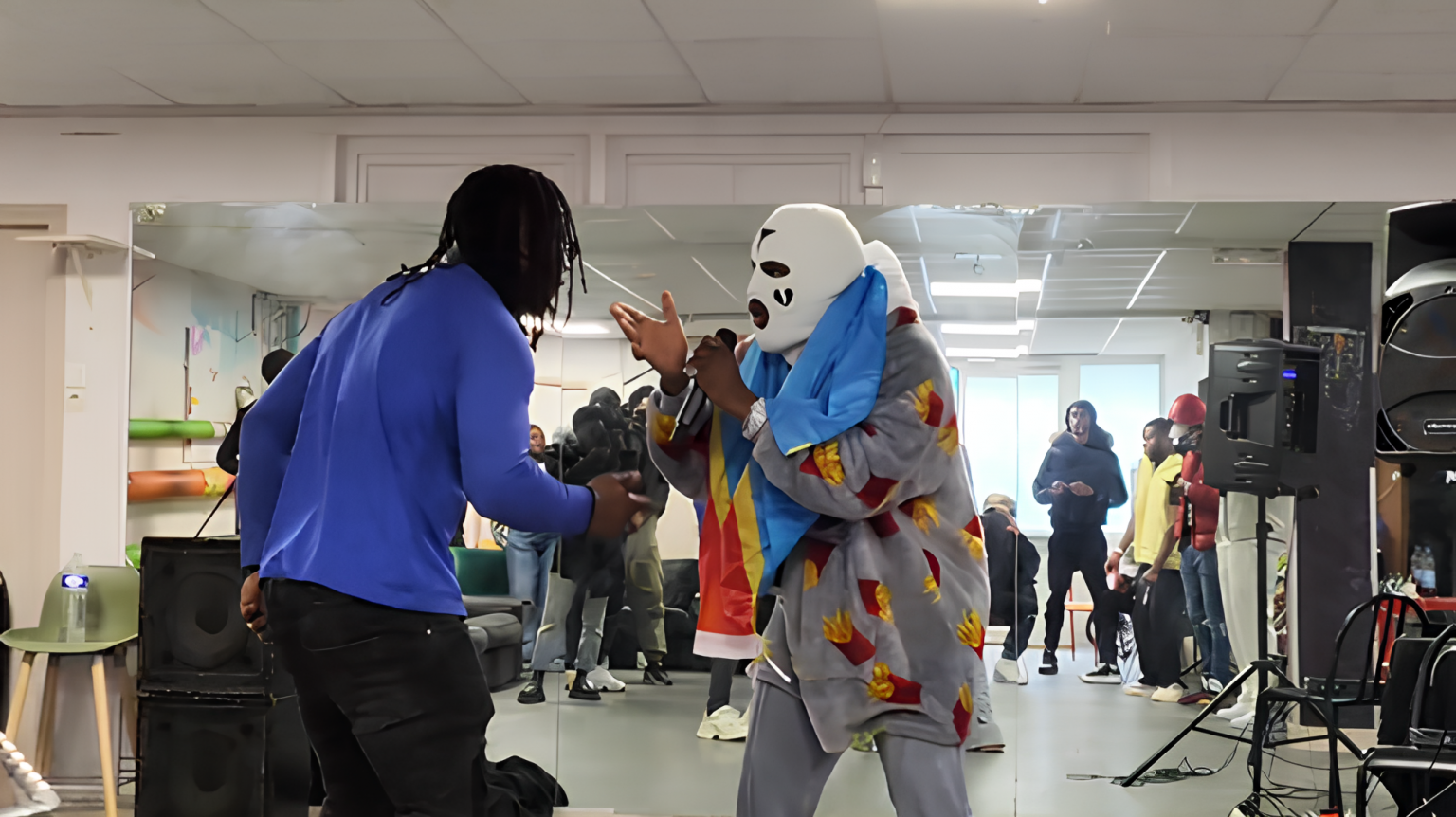 Photo de BBL Positifboy fait vibrer le monde avec « Kalash Criminel » : Un hommage puissant à travers l’Afrodrame