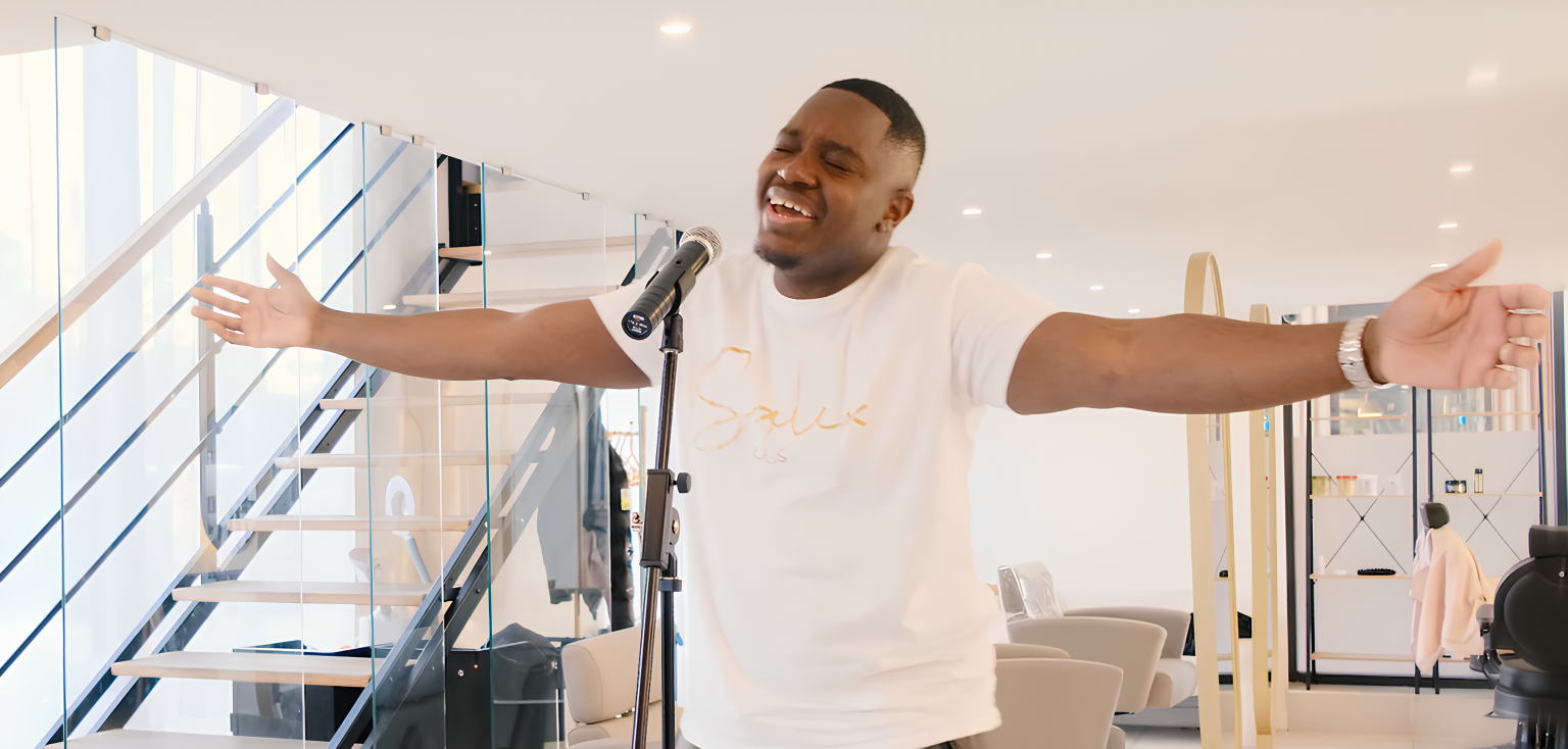 Photo de Plongez dans l'univers de Salix Kls avec son nouveau clip « LA GO LA »