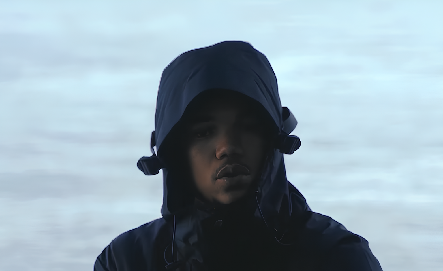 Photo de Azur x Personne Beats lancent « WAYNE », un single électrisant