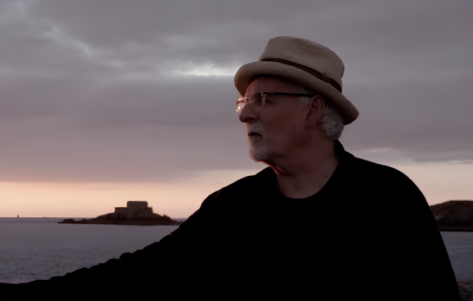 Photo de « Le Sémaphore » : Jean-Marc Tomaselli guide les cœurs perdus.