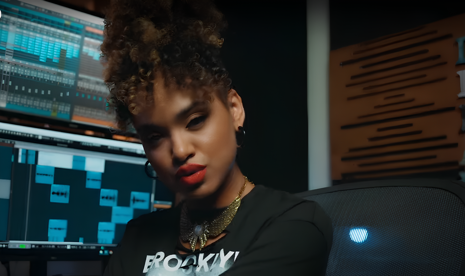 Photo de Alis Zannou explore les choix de cœur dans son vibrant clip « Dilemme »