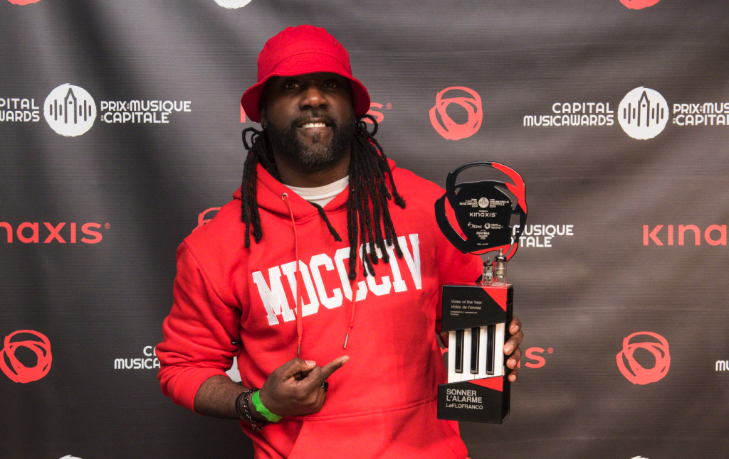 Photo de LeFloFranco célèbre la joie avec « Longue vie au bonheur », un hymne vibrant