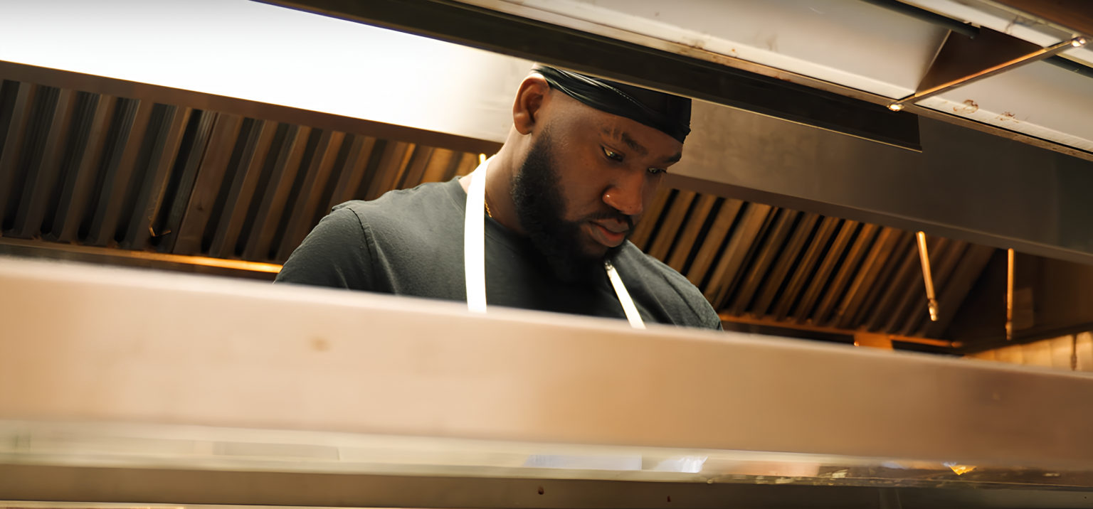 Photo de Kinash renouvelle le genre avec « La Vie Est Belle »