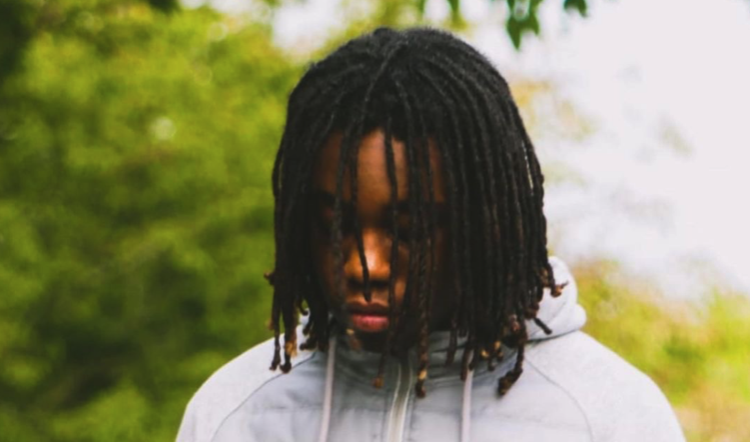 Nueve partage son histoire dans « Laisse tomber », son nouveau single Photo de Nueve partage son histoire dans « Laisse tomber », son nouveau single