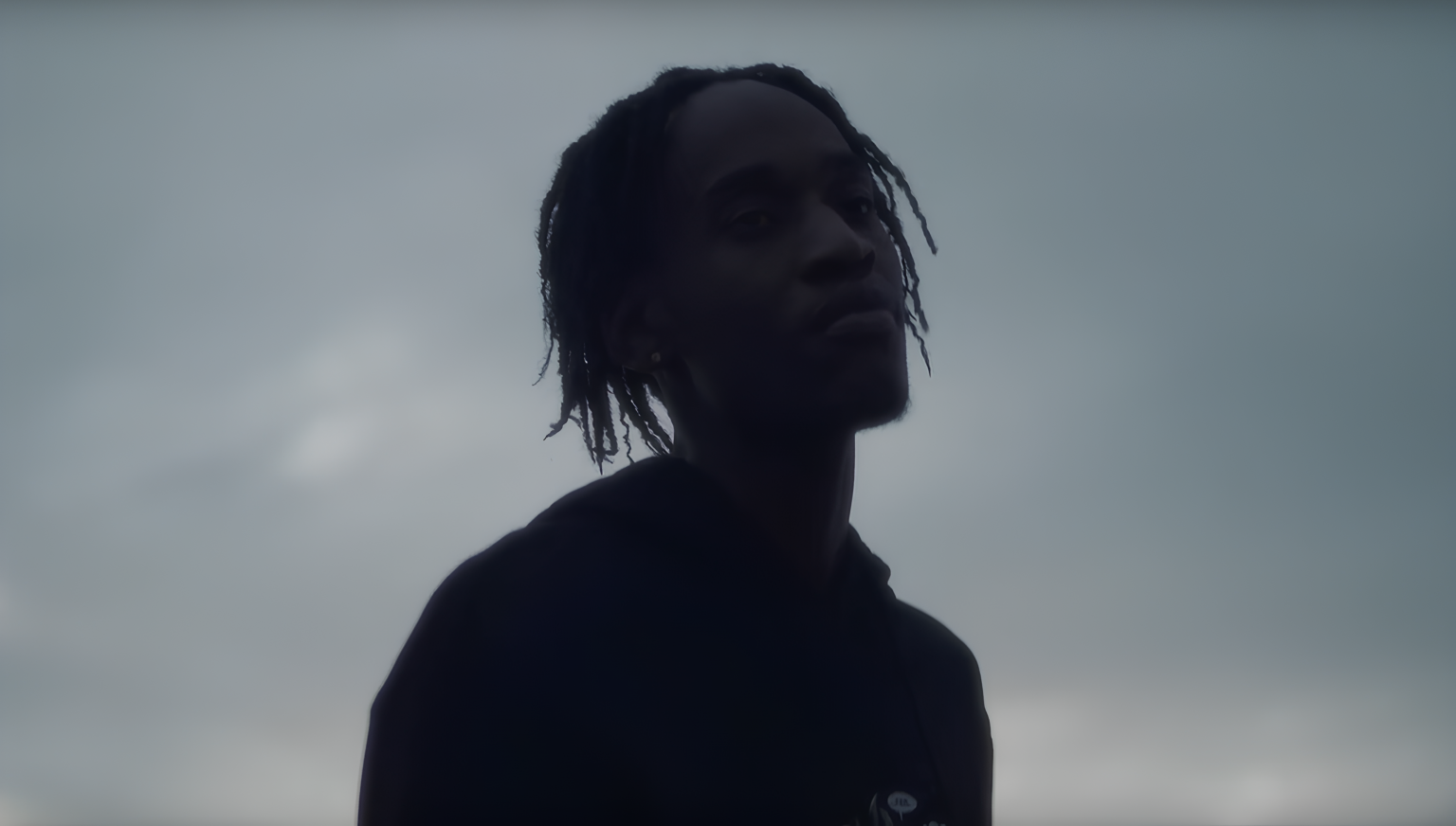 Photo de JKANDA impose son rythme dans le nouveau clip « J'ai pas le temps »