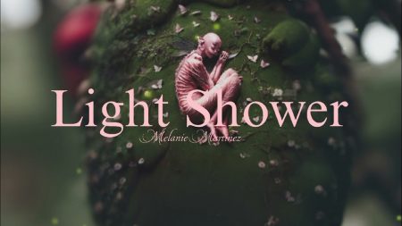 Photo de Melanie Martinez fait le buzz avec son clip fantastique LIGHT SHOWER
