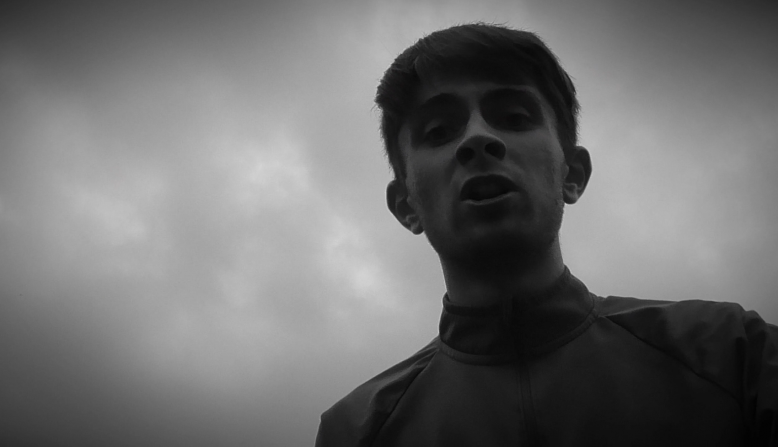 Photo de HUPPEY88 est beaucoup « Trop rapide » dans son nouveau clip