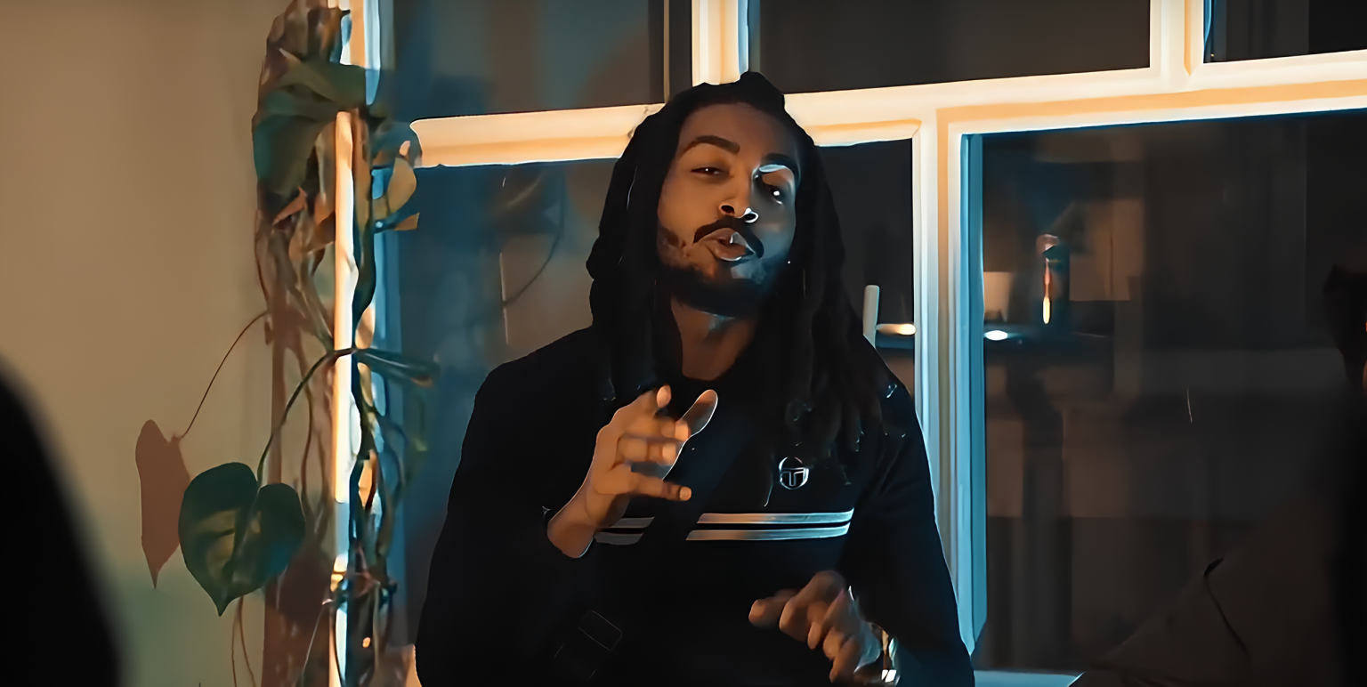 Photo de FLOOZ BOY met le feu avec « VEYE BAW »