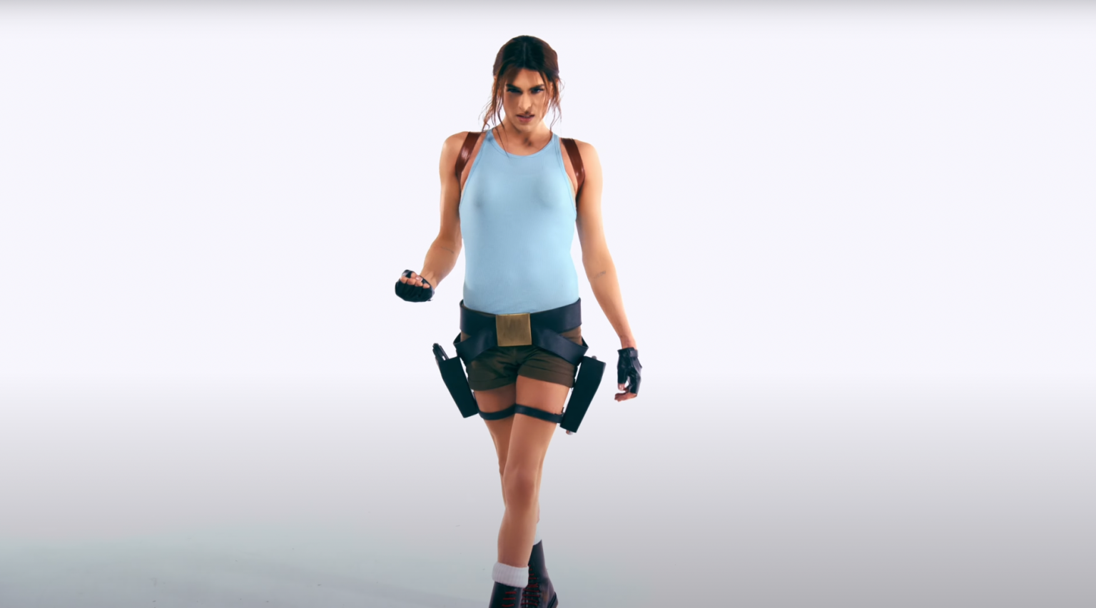 Photo de Antoine Wend se métamorphose en « Tomb Raider »