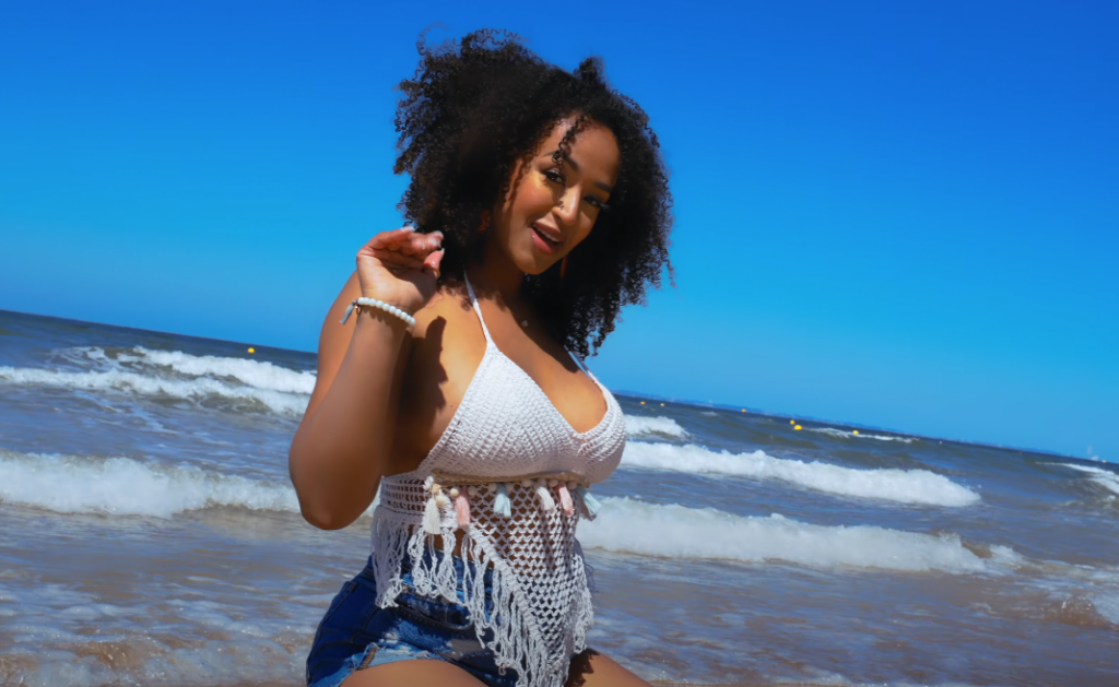 Photo de TITIAAH dit au revoir à sa dernière love story dans « BBB »