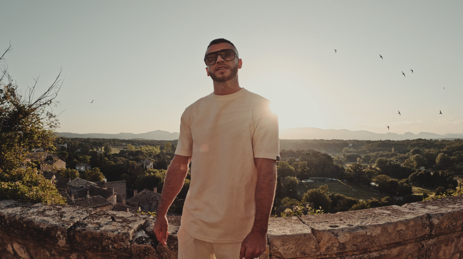 Photo de Voyagez avec « Mon italia », le nouveau clip de Solra