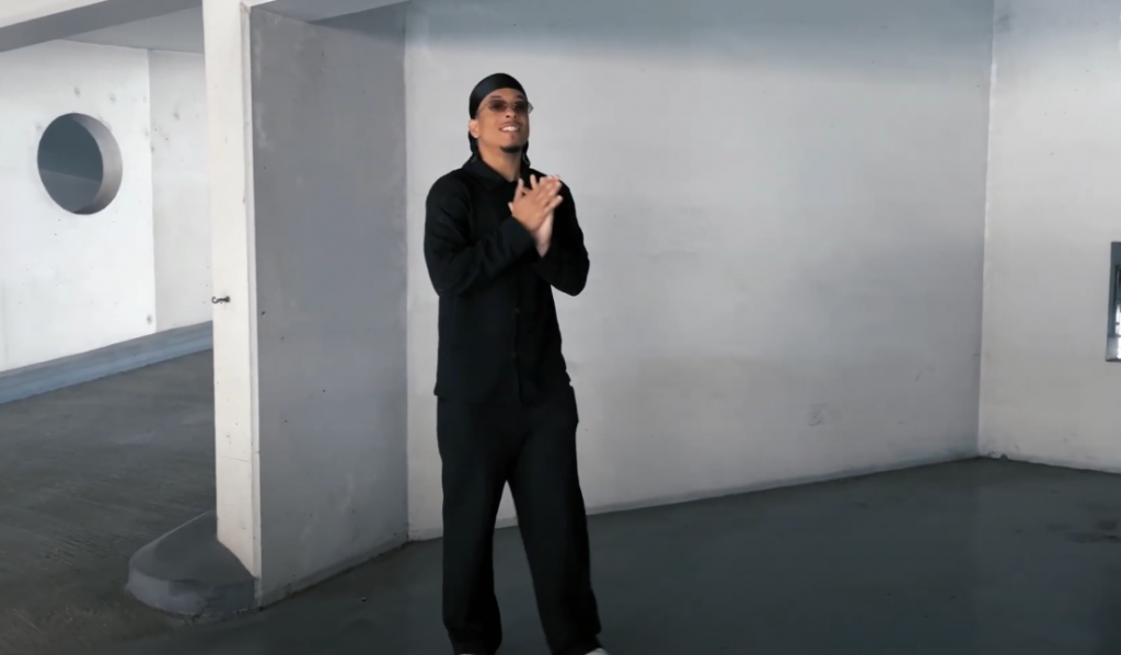 Photo de NAVYL est redoutable dans « VAMOS », son nouveau clip