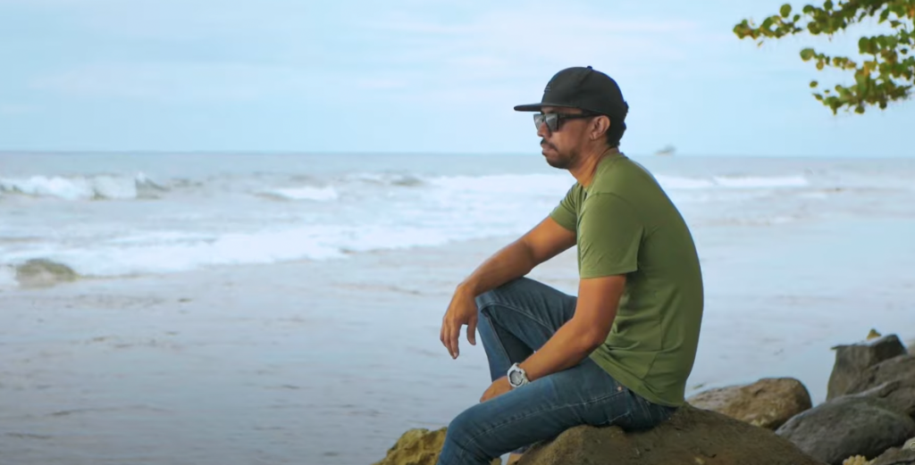 Photo de Voyagez à Tahiti avec Mitch et son nouveau clip « Sileno »