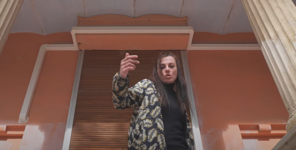 Photo de Jenna rappe avec le coeur pour sa « P'tite fille »