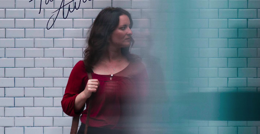 Photo de Pauline Auriol nous parle de « Léon » dans son nouveau clip