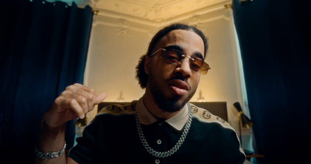 Picture of Dexter est trop chaud dans « VVS »