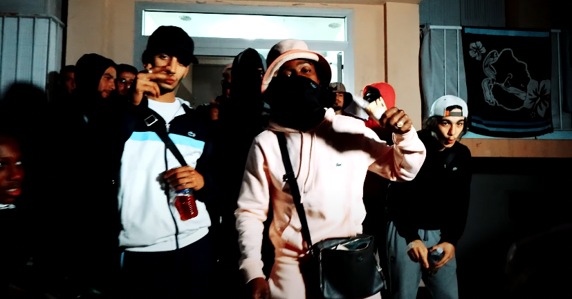 Marvin se la donne dans son clip « Charbonner » Photo de Marvin se la donne dans son clip « Charbonner »