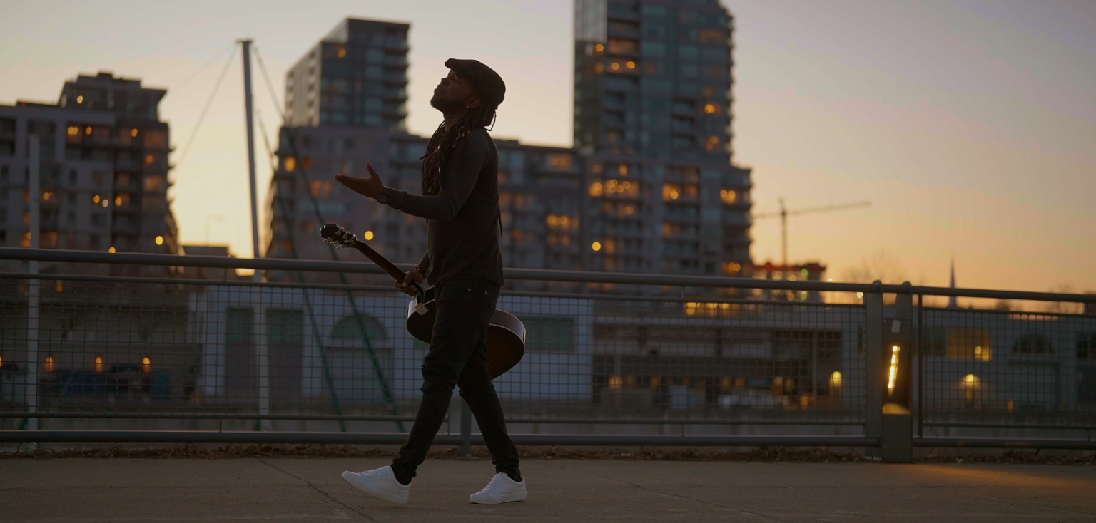 Photo de Soyons « Libres ensemble » en regardant le nouveau clip de Jean Jean Roosevelt
