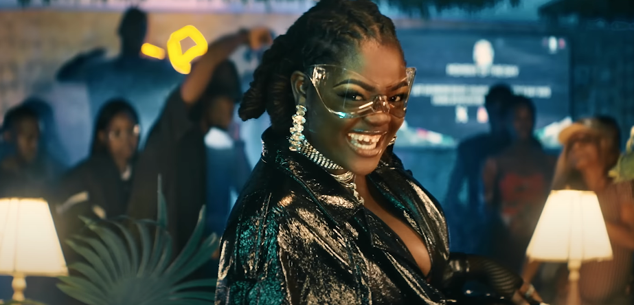 Venez faire la fête avec le nouveau clip de Yvi Atia, « Feu Vert » Photo de Venez faire la fête avec le nouveau clip de Yvi Atia, « Feu Vert »