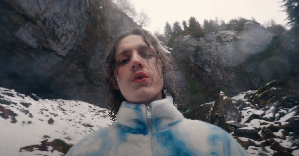 Photo de « Tous ces nuages » : Goûtez au rap sensationnel de Blooboy