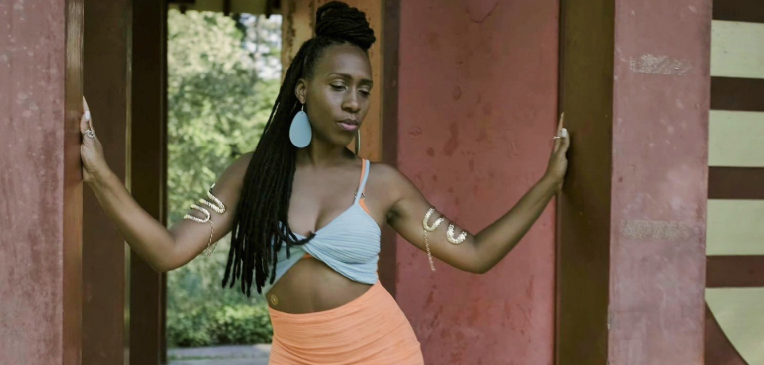 Photo de Tombez sous le charme de SEYSS DE FÂA avec son nouveau clip « J'VEUX DU LOVE »