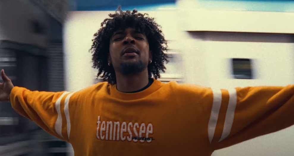 Photo de O.D.BEE, redoutable dans son nouveau clip « BIGGER PICTURE »