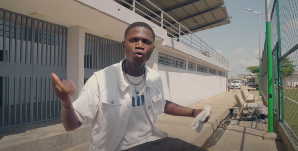 Photo de AYO partage son histoire hors du commun dans « PLEINEMENT FORME »