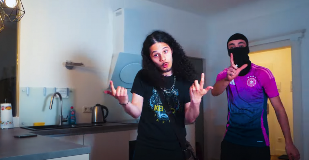 Photo de Elias D‘La Trap, redoutable dans son nouveau clip « Menace II Society »