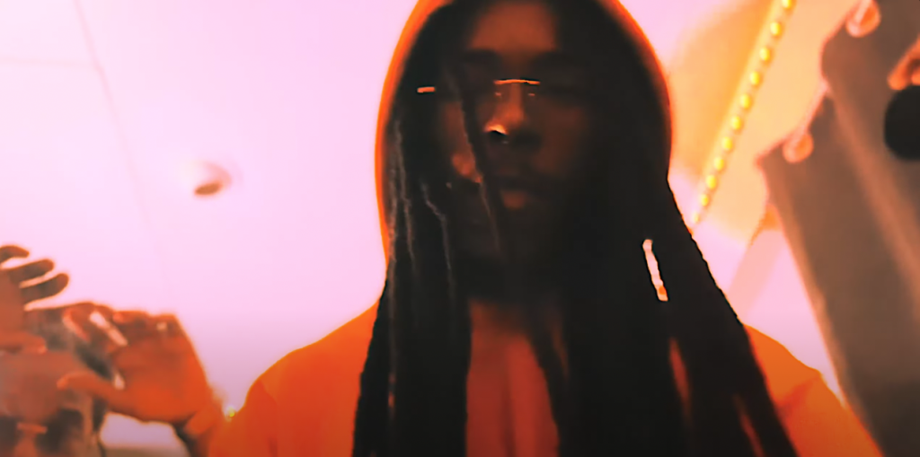 Hxsso est chaud-bouillant dans son nouveau « Freestyle Saucy 2 » Photo de Hxsso est chaud-bouillant dans son nouveau « Freestyle Saucy 2 »