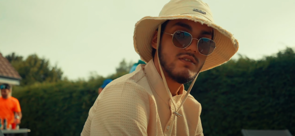 Photo de Grosse « Rapta » dans le nouveau clip de Bressom