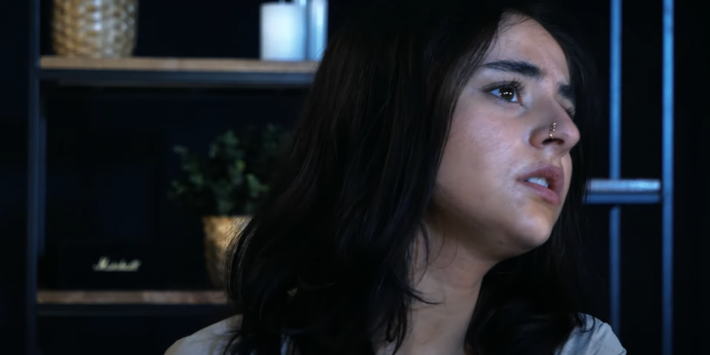 Salomé Bee est une magnifique « Prisoner » dans son nouveau clip Photo de Salomé Bee est une magnifique « Prisoner » dans son nouveau clip