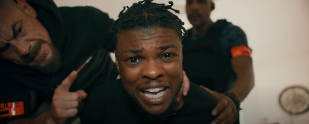 Photo de Agalewe se met « Dans la sauce » dans son nouveau clip