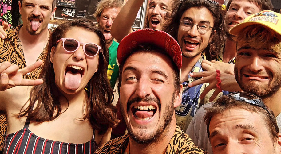 Photo de « C'est l'été » dans le nouveau clip de la ZARHZÄ