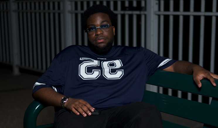 Photo de GOUROU étale sa « VISION » avec style dans son nouveau clip