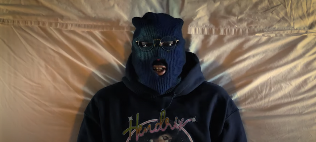 Y’a vraiment « TROP DE CHOSES PT.3 » dans le nouveau clip de Timal Garnier Photo de Y'a vraiment « TROP DE CHOSES PT.3 » dans le nouveau clip de Timal Garnier