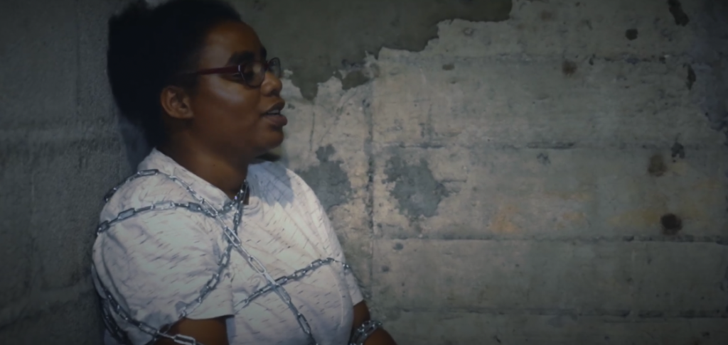 Photo de MOANA se libère de ses chaines dans « JNTPP », son nouveau clip