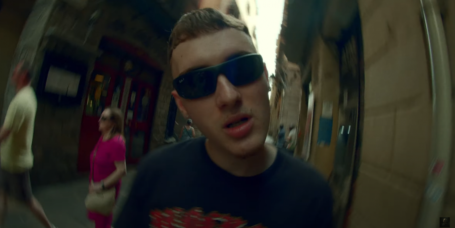 Photo de Pour Leam B, « Le Diable Est Une Go »