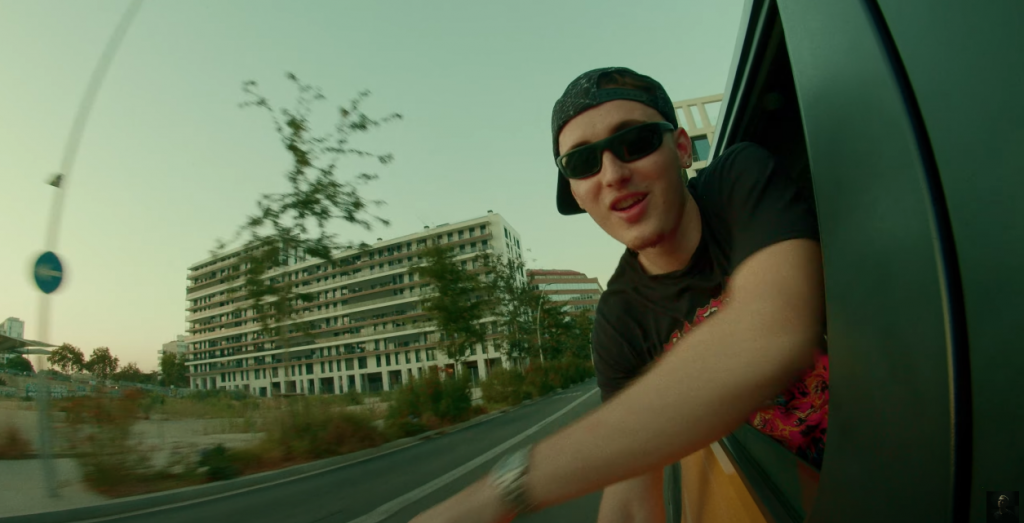 Photo de Pour Leam B, « Le Diable Est Une Go »