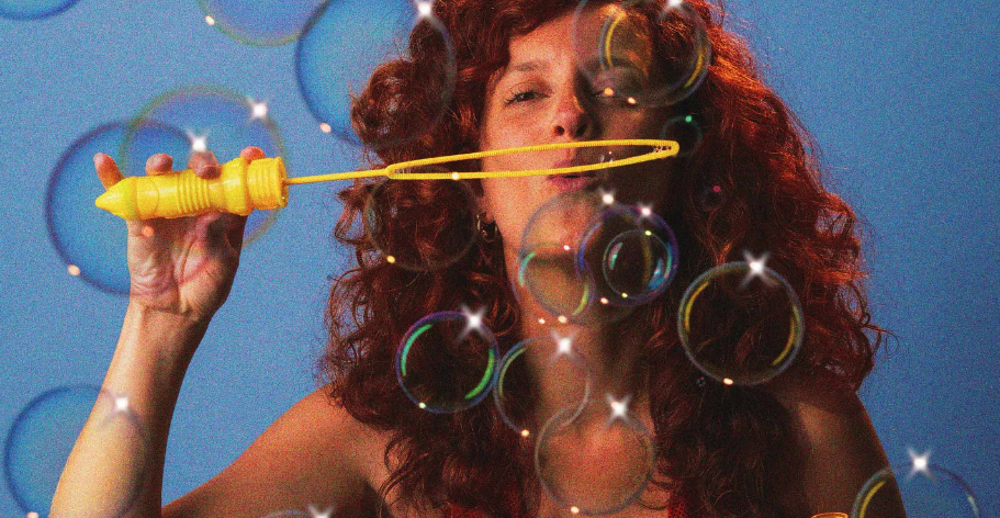 Photo de Margot Cavalier tire sur notre corde sensible avec « Mano », son nouveau clip