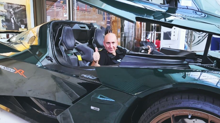 Photo de Le TikTokeur auto Armandma casse un nouveau record en live le jour de son anniversaire !