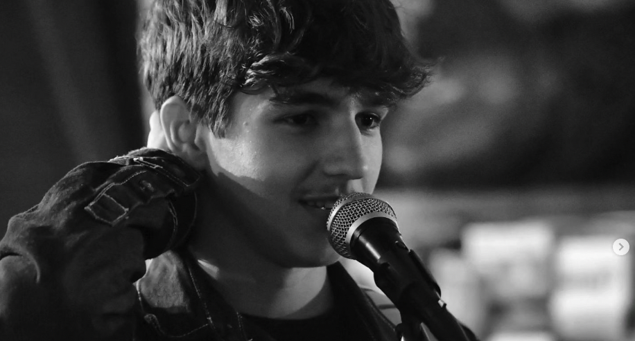 S.PENA a le « Sommeil léger » dans son nouveau clip… Photo de S.PENA a le « Sommeil léger » dans son nouveau clip...