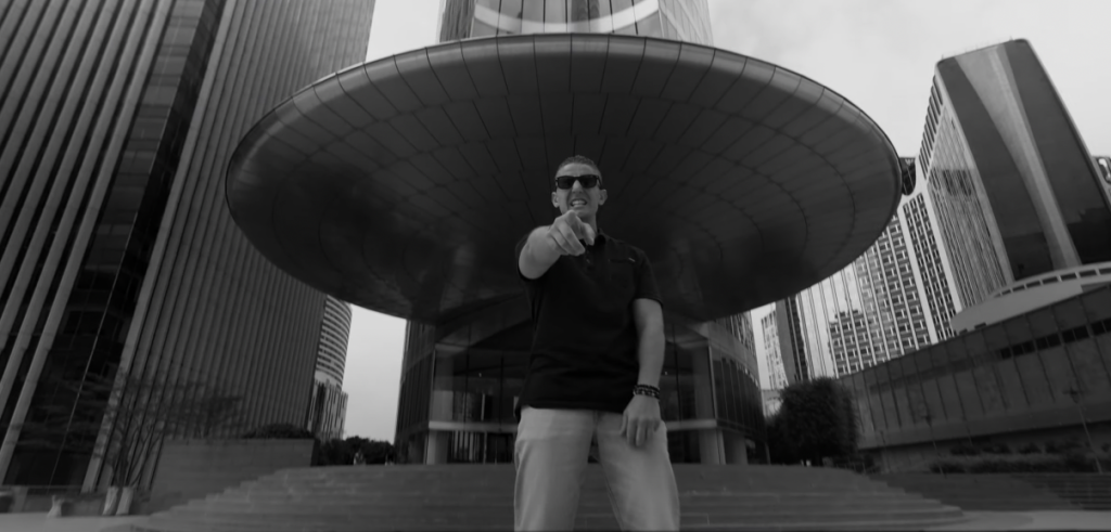 Photo de Julien Fontana et Mystic Firm ne font qu'un pour le clip « Je sais que c'est toi »