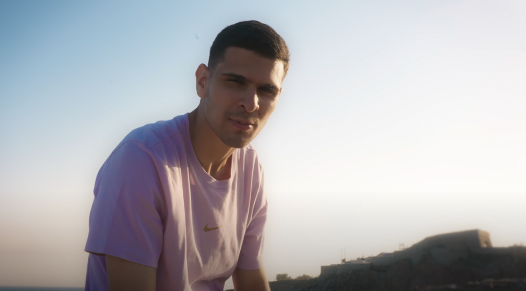 Photo de Sounet en mode loveur dans son nouveau clip « Beauté Phénoménale »