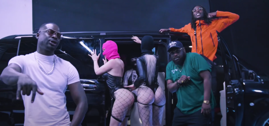 Photo de La Comera et Koba La D foutent le feu dans leur nouveau clip « bizness »